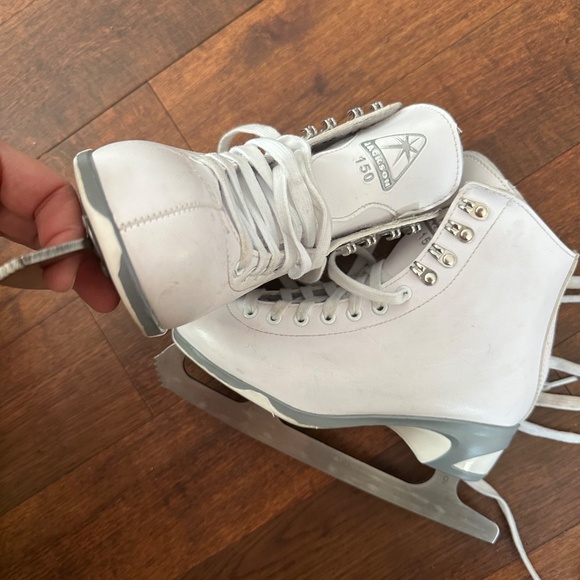 Jackson 150 Figure Skates - Picture 2 of 6
